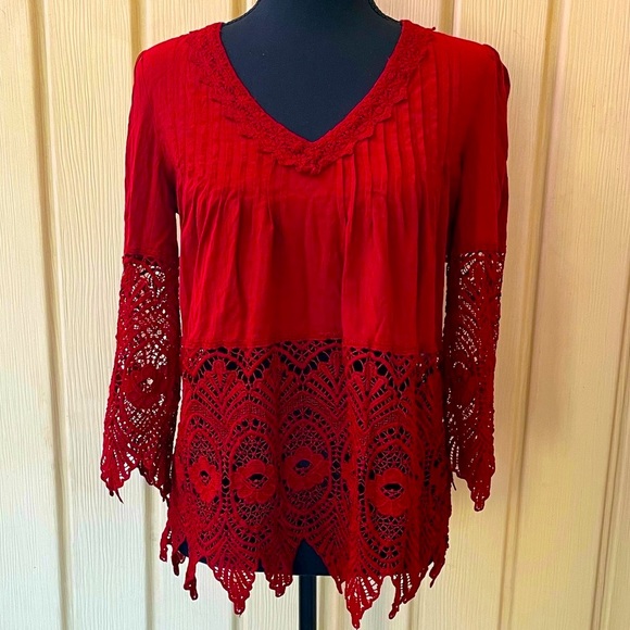 Stylish Brick Red Blouse with Lace Sleeves and Waist - Picture 2 of 15